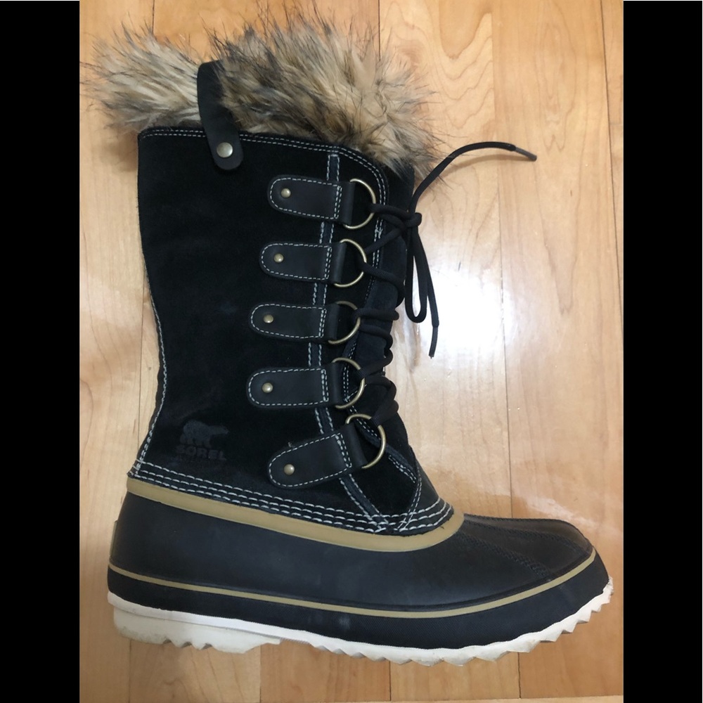 Sorel Black Winter Boots with Fur Trim